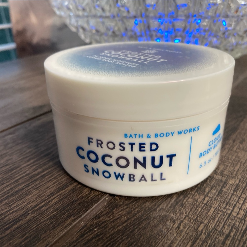 Bath & Body Works Frosted Coconut Snowball Cloud Body Butter